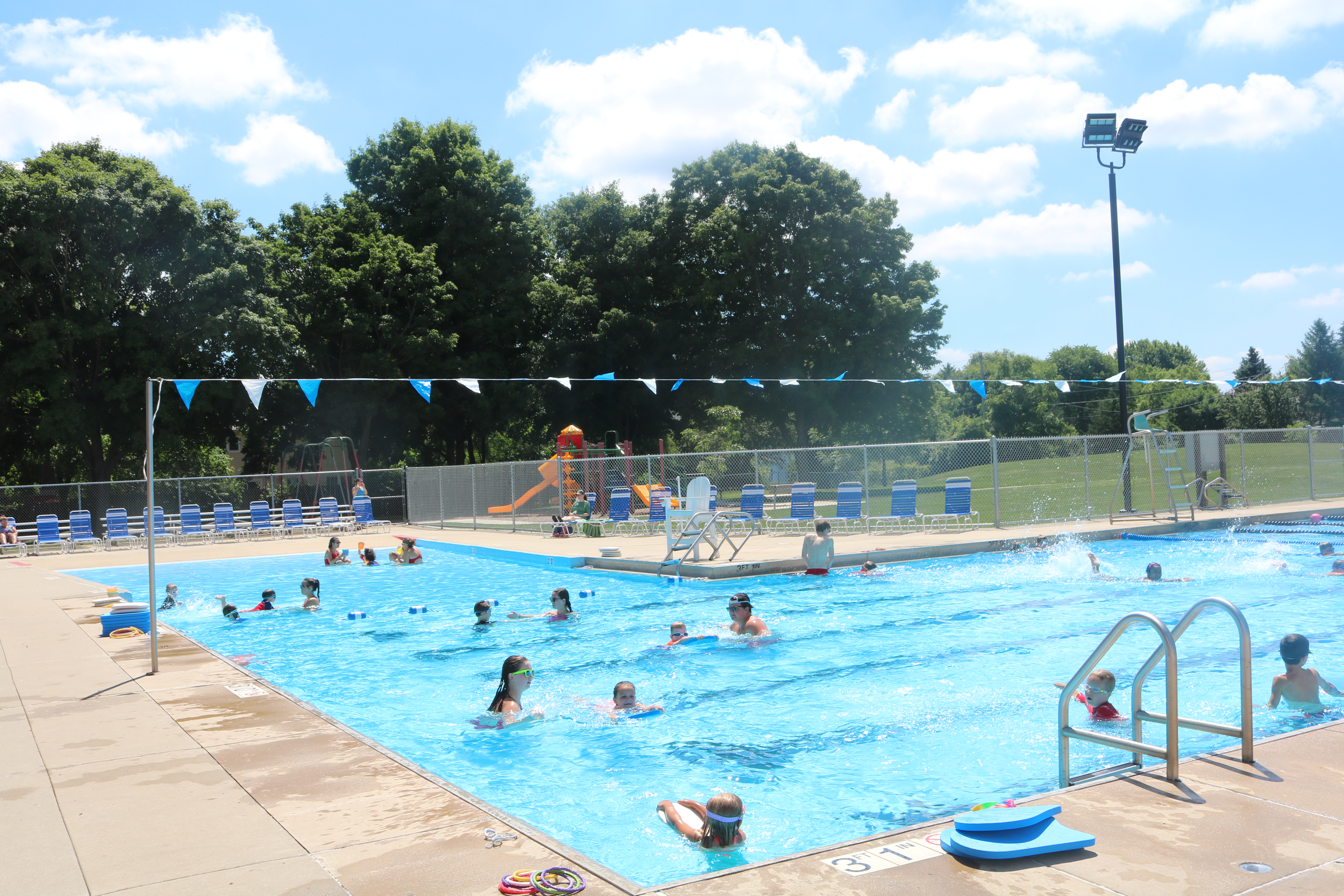 Algonquin, IL / Swimming Pool