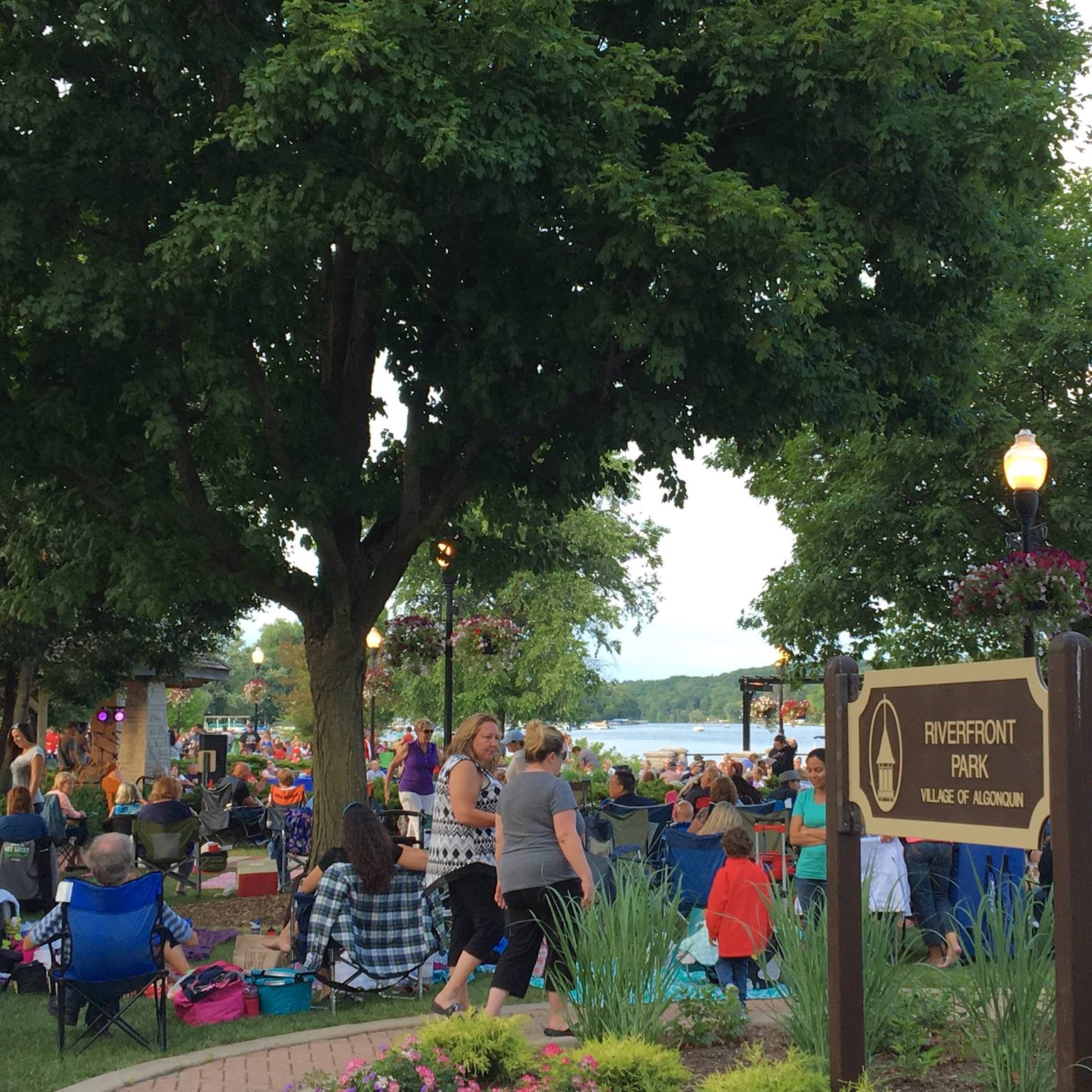 Algonquin, IL / Public Arts Commission